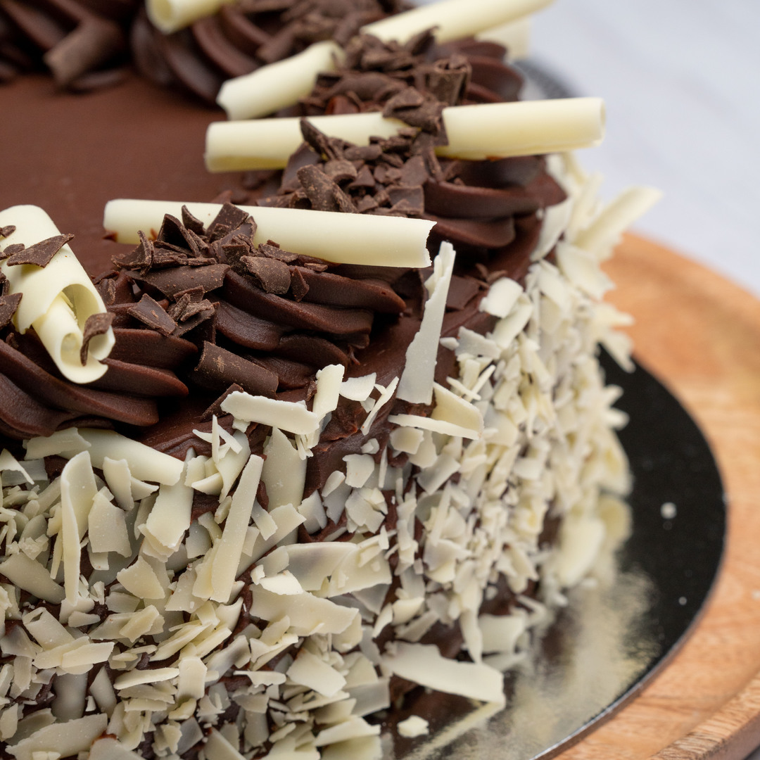 8" chocolate mud cake image 1